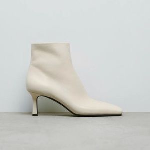 Zara off white zip kitten ankle booties